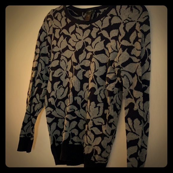 Ann Taylor navy & grey flowered sweater petite SP - Picture 2 of 4